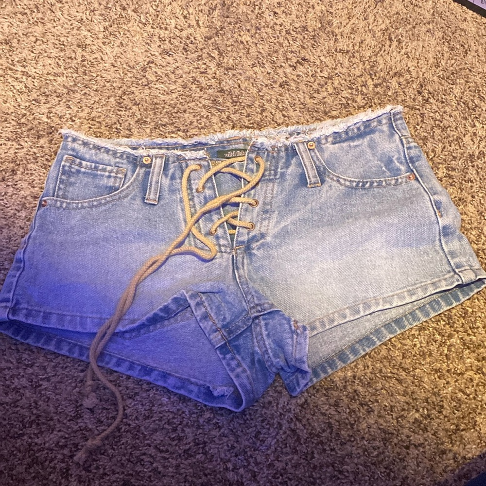 Jean booty shorts
